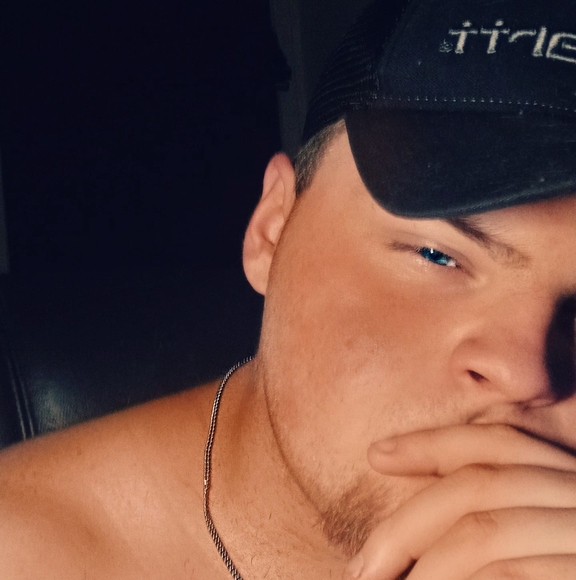 Profile Picture of Tyler Prusinowski (@tprusinowski) on Poshmark
