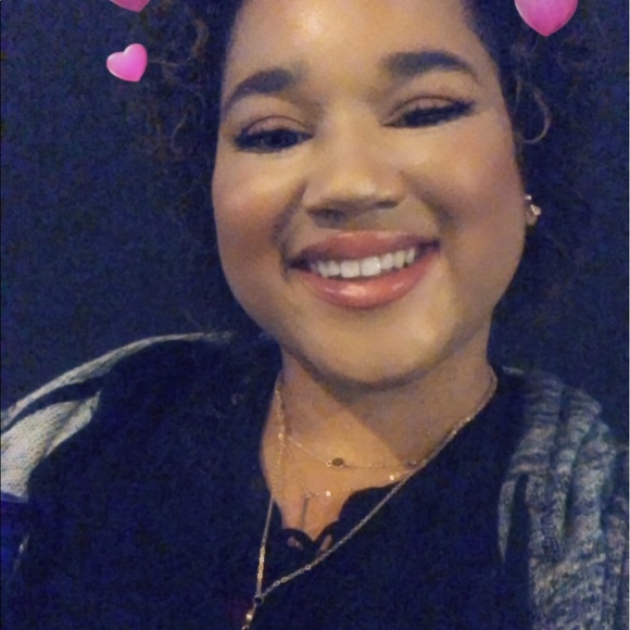 Profile Picture of Makayla Thomas (@senseikayla) on Poshmark