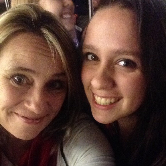 Profile Picture of Kim Graves (@kgravesland) on Poshmark