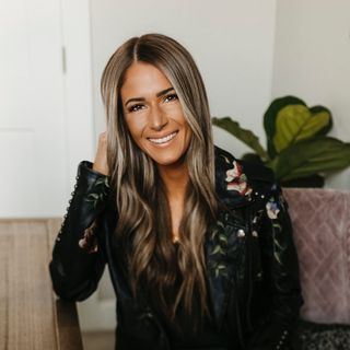 Profile Picture of Ariel Norris-Digital Marketer (@gosocialwithariel) on Instagram