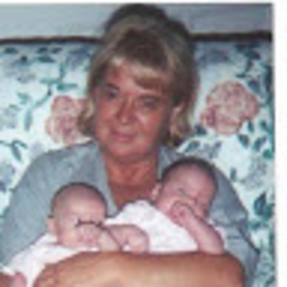 Profile Picture of Roberta Hensley leger (@robertahensl859) on Poshmark