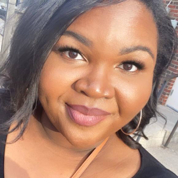 Profile Picture of Robin Laney (@txgoodgirl) on Poshmark