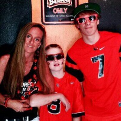 Profile Picture of Nancy Burnett (@NancyBurnett18) on Twitter