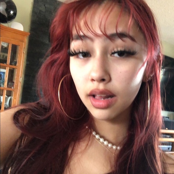 Profile Picture of Eva Layman (@evalayman018) on Poshmark