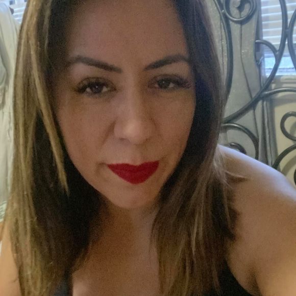 Profile Picture of Selene Aguirre (@sele_here) on Poshmark