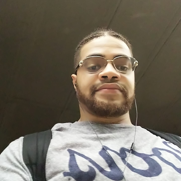 Profile Picture of Eroll Sanon (@bigred1e) on Poshmark