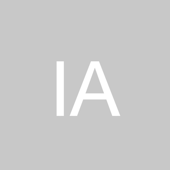 Isabella Antonucci - Poshmark Profile Picture of Isabella Antonucci (@i_antonucci) on Poshmark