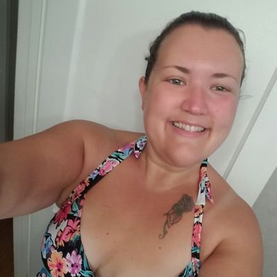 Profile Picture of Trisha Powers (@RareGold29) on Twitter