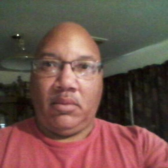 Profile Picture of Darrell Logan (@darrell_logan) on Poshmark