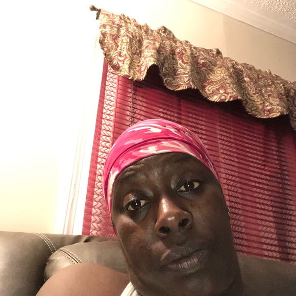 Profile Picture of Karona Bryant (@karonabryant) on Poshmark