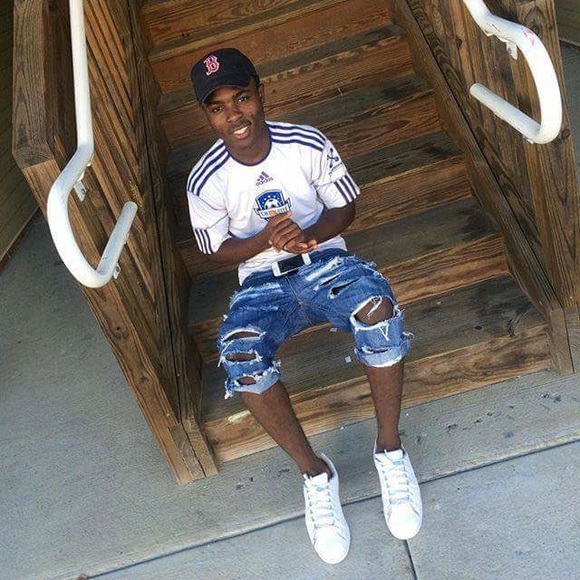 Profile Picture of Thomas Freeman (@4ktee_) on Poshmark