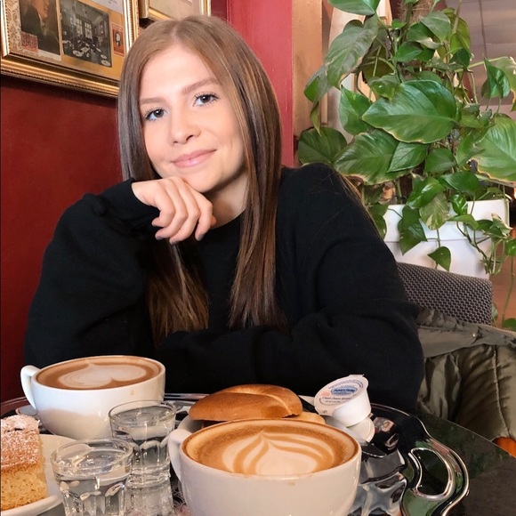 Profile Picture of Brooke Galko (@brookegalko) on Poshmark