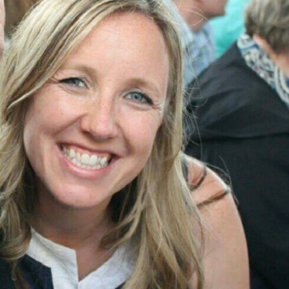 Profile Picture of Kim Randall (@kim13079) on Poshmark