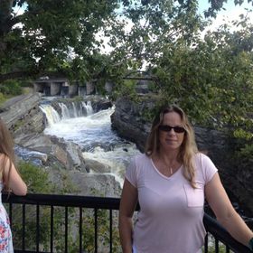 Profile Picture of Cheryl Jeffery (@mobilefingertip) on Pinterest