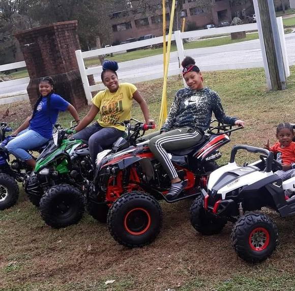 Profile Picture of Suitt Suitt (@lawi8473) on Poshmark