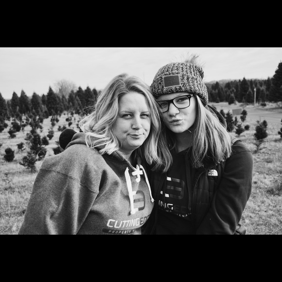 Profile Picture of Claire Boser (@cboser19) on Poshmark