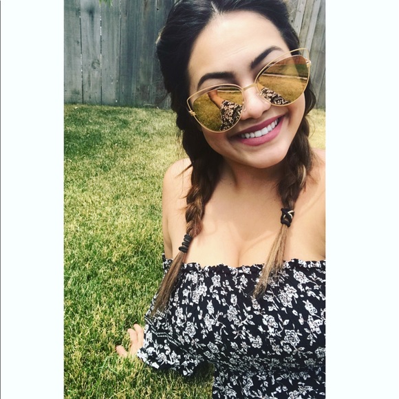 Profile Picture of Brianna Brigham (@briinico) on Poshmark