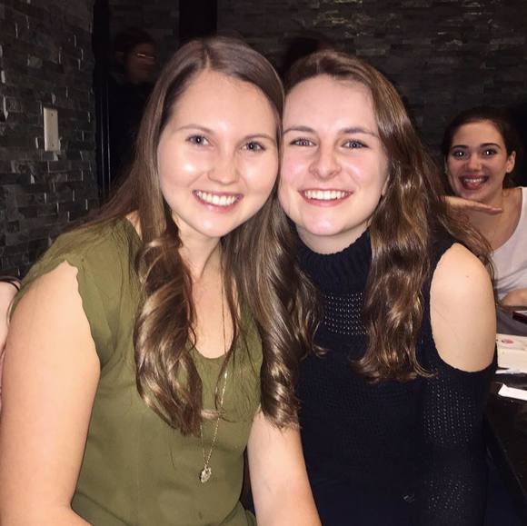 Profile Picture of Amy Connell (@amyconnell0527) on Poshmark