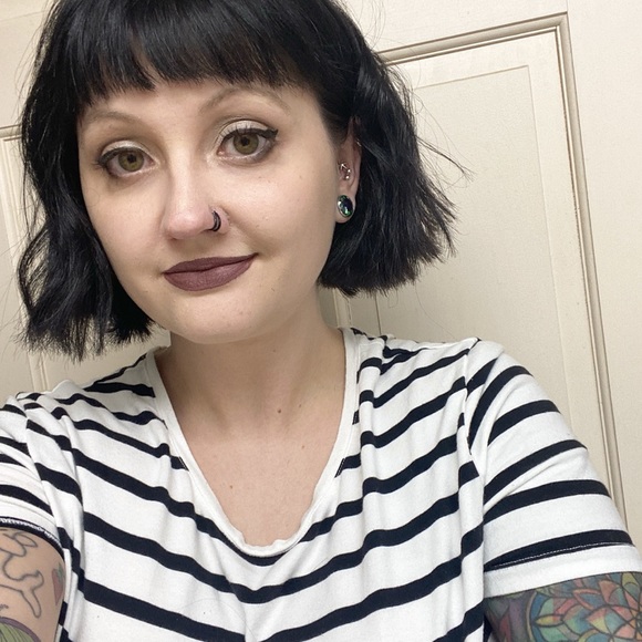 Profile Picture of Emilie Hoglen (@meadowmoon21) on Poshmark