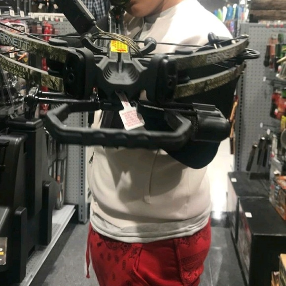 Profile Picture of Bryan Holt (@kiing_bryan) on Poshmark