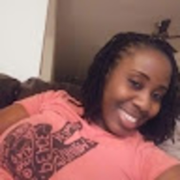 Profile Picture of Assatasohl Blaqgold (@mrsvance5) on Poshmark