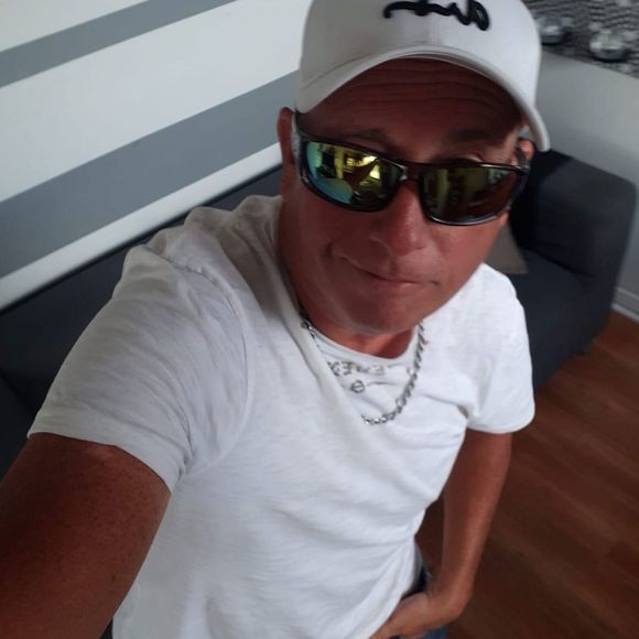 Profile Picture of Christian Pellerin (@pellerinc) on Poshmark