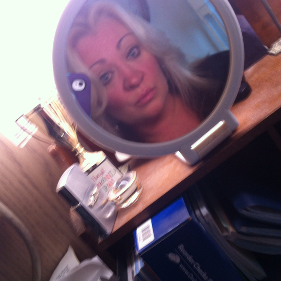 Profile Picture of Robin Lee (@robinleeprinces) on Poshmark