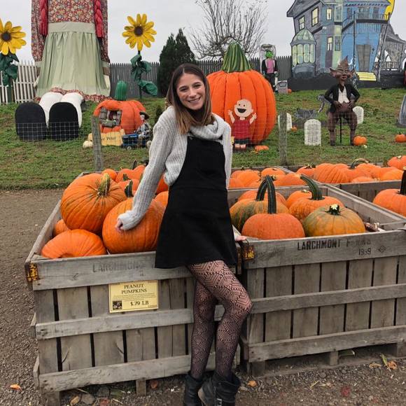 Profile Picture of Emily Nestel (@emilynestel) on Poshmark