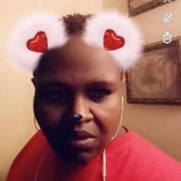 Profile Picture of Nickesha Dubois (@nickeshadubois) on Poshmark