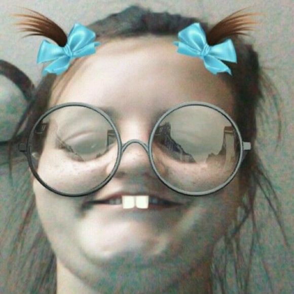 Profile Picture of Davalyn York (@daverooni) on Poshmark
