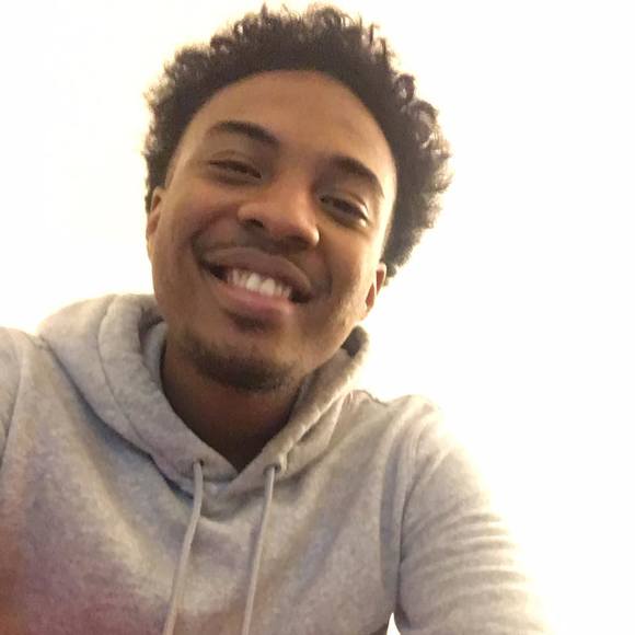 Profile Picture of Devin Brooks (@devin650) on Poshmark