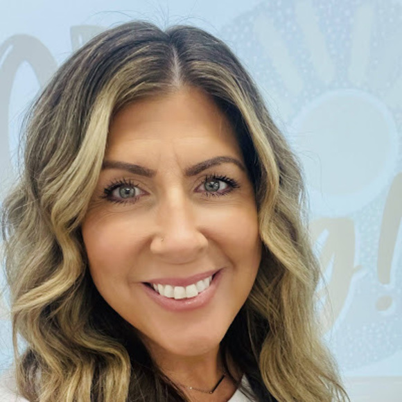 Profile Picture of Sarah Tostado (@sarahtostado) on Poshmark