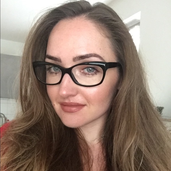 Profile Picture of Luiza Modorcea (@luiluz) on Poshmark