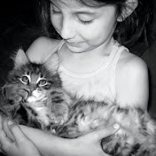 Profile Picture of Kate McDade (@kateginn) on Youtube