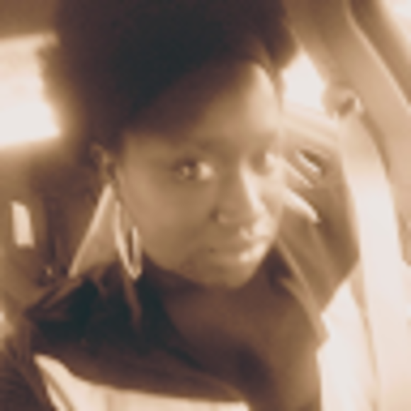 Profile Picture of Kimberly Booe (@kimlivinlife91) on Poshmark