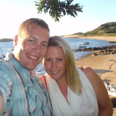 Profile Picture of Mark & Mia Seabrook (@MarkMiaSeabrook) on Twitter