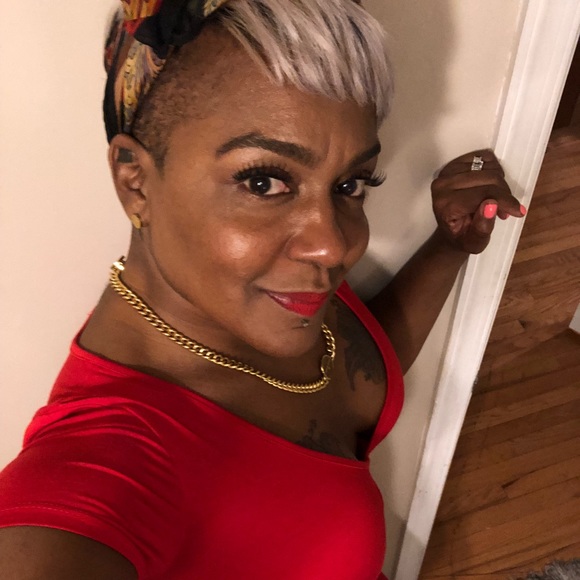 Profile Picture of Shauna Wimple (@swimple70) on Poshmark