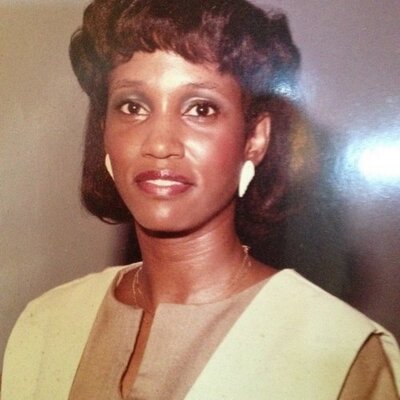 Profile Picture of Shirley Lawrence (@bzegall) on Twitter