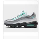 Profile Picture of Freya Jones (@Freya-Jones) on Facebook