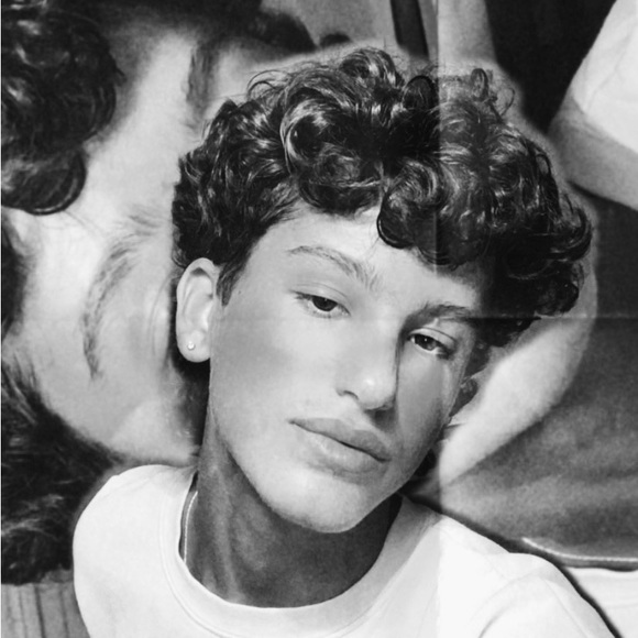 Profile Picture of Timothy Looby (@timothylooby811) on Poshmark