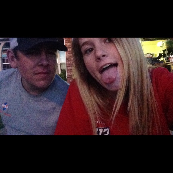 Profile Picture of Paige Winningham (@paiggge5) on Poshmark