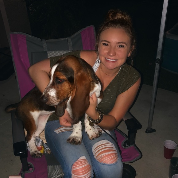 Profile Picture of Briana Crews (@bricrews) on Poshmark