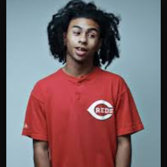 Profile Picture of Eve Nance (@tsien) on Poshmark