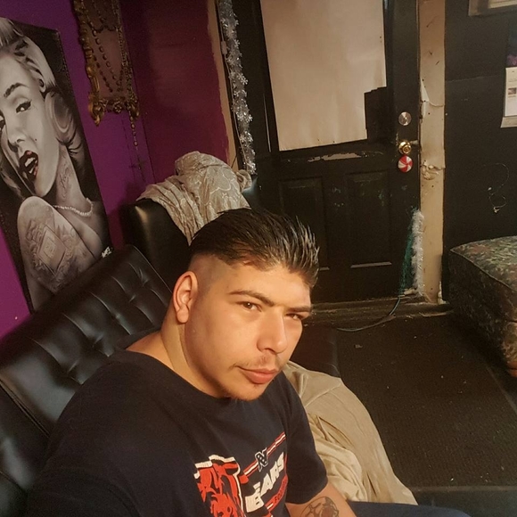 Profile Picture of James Gruenwald (@gruenwald8908) on Poshmark