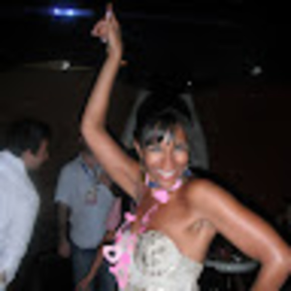 Profile Picture of Sylvia cristina Rodrigues (@sylvinhabientot) on Poshmark