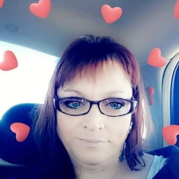 Profile Picture of Lisa Starks (@lkstarks50) on Poshmark