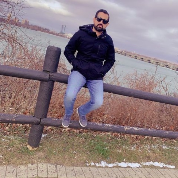 Profile Picture of Zia Ullah (@ziarapk) on Poshmark