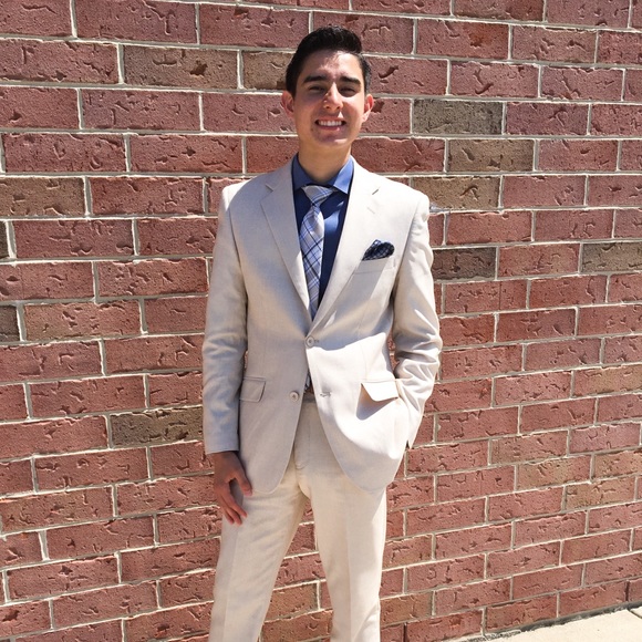 Profile Picture of Samuel Moberly (@sjm8645) on Poshmark