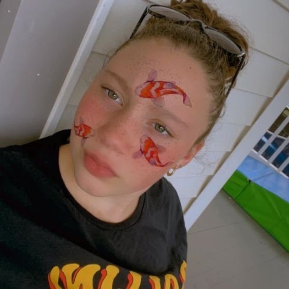 Ava Neiger - Poshmark Profile Picture of Ava Neiger (@aneiger1309) on Poshmark