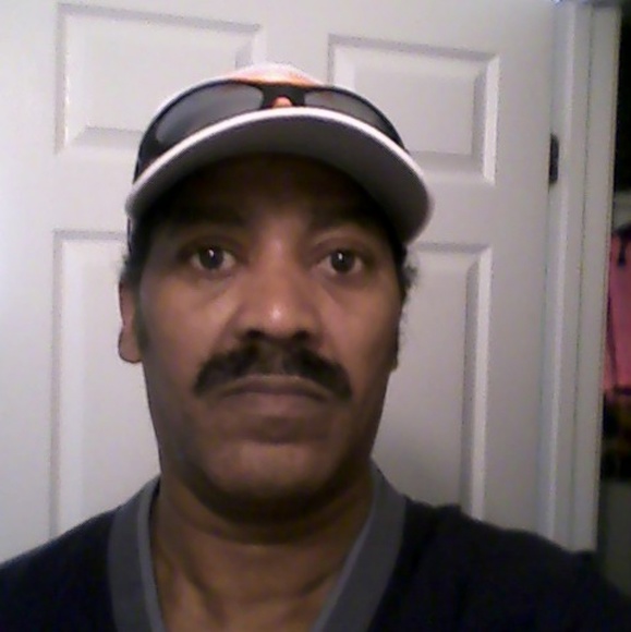 Profile Picture of Daniel Parham (@danpar33) on Poshmark